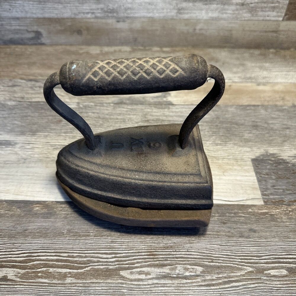 Antique Cast Iron Sad Iron/Doorstop/Home Decor #6 U DX  Heavy +Cradle